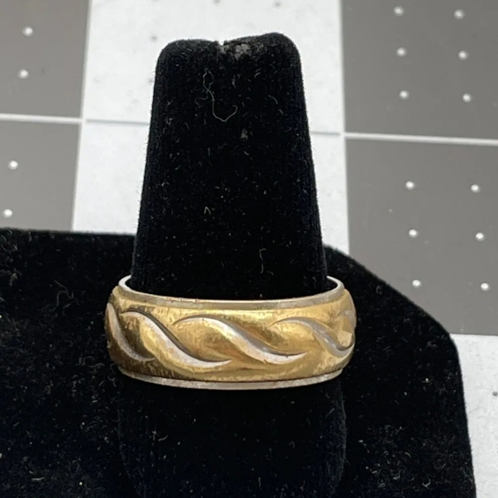 14K Etched Wave Gold Ring